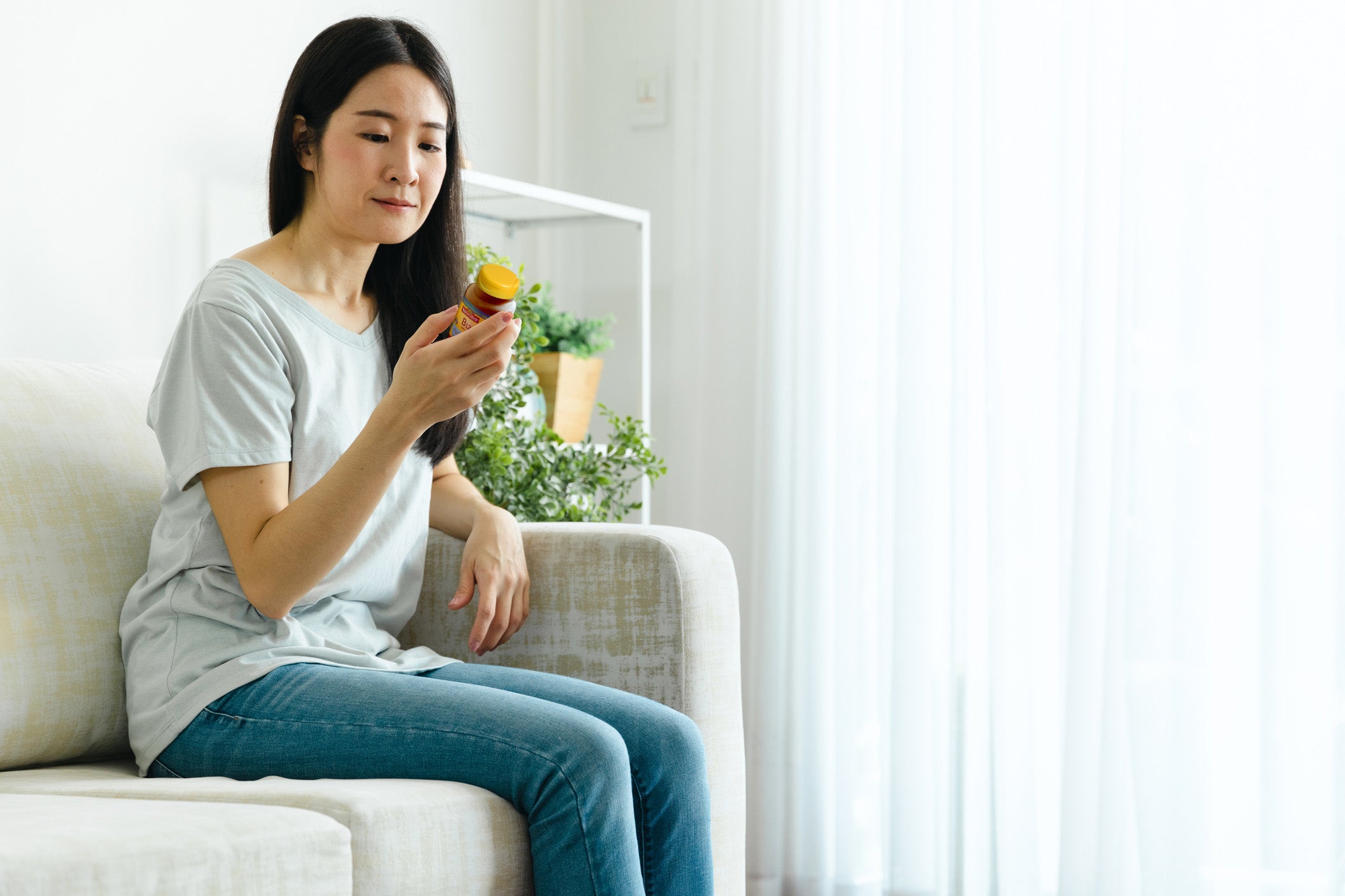 What is Mcg in Vitamins? Guide to Vitamin Labels & Nature Made®